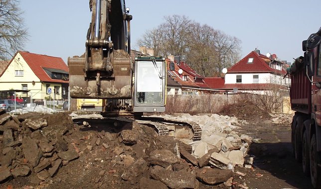 Bild: Mit Eigenheimen soll die L&uuml;cke auf der Ostseite  parallel zu den H&auml;usern An der Bleiche geschlossen werden. Baubeginn k&ouml;nnte noch vor dem Sommer sein.