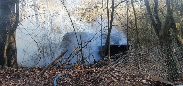 Bild: Gartenlaube brannte in Bleicherode