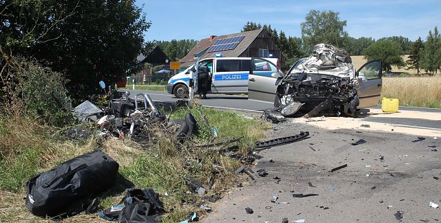Bild: Schrecklicher Unfall auf der B 243