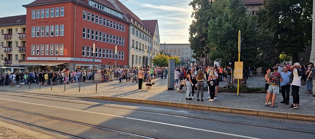 Bild: Der Rathausplatz war gut besucht