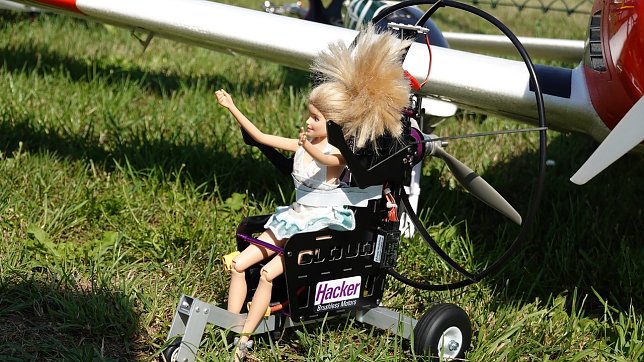 Bild: Auch Barbie konnte abheben