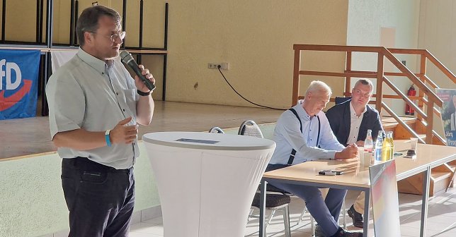 Bild: Robert Sesselmann zu Gast in Sundhausen