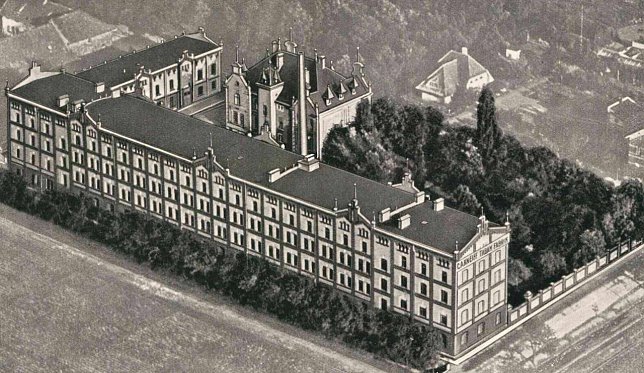 Bild: Fliegeraufnahme_der_Tabakfabrik_C._A._Kneiff_Nordhausen