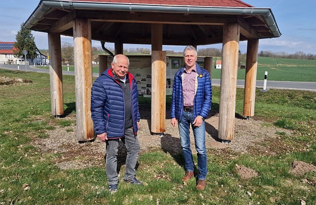 Bild: Christian Kowal (links), Andreas Gerbothe am Infopavillon bei Obersachswerfen