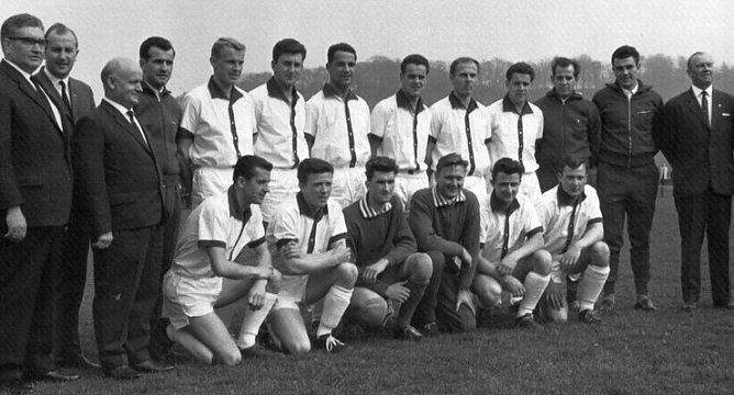 Bezirksmeister 1965 (Foto: Archiv Verkouter) Bezirksmeister 1965 (Foto: Archiv Verkouter)