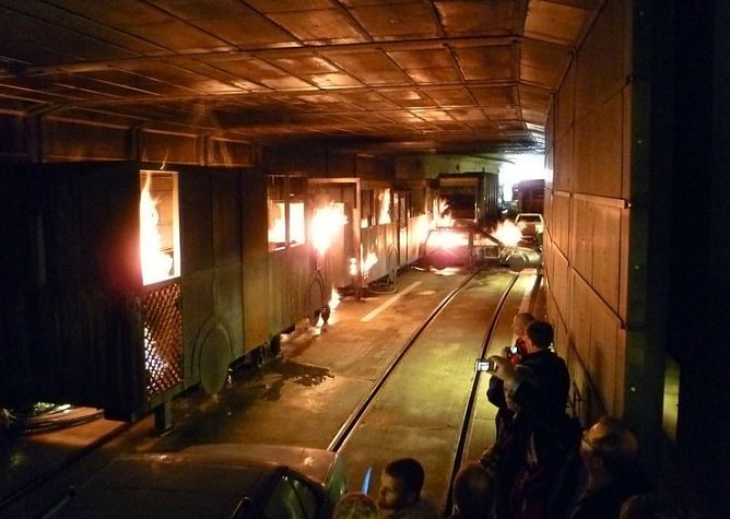 Brand im Tunnel geübt (Foto: G. Jung) Brand im Tunnel geübt (Foto: G. Jung)
