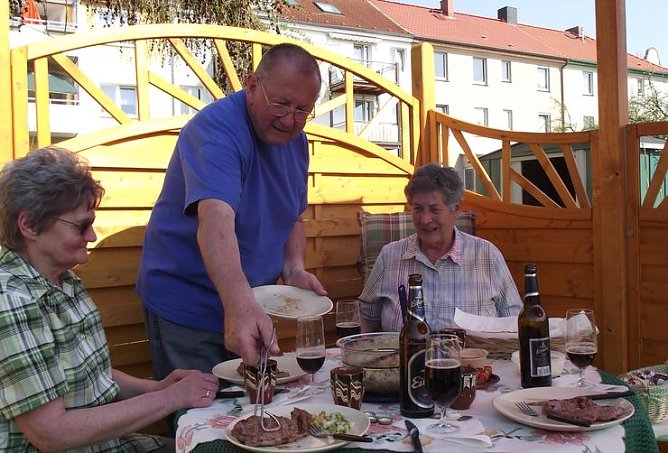 Paradies hinterm Haus (Foto: Kurt Frank) Paradies hinterm Haus (Foto: Kurt Frank)