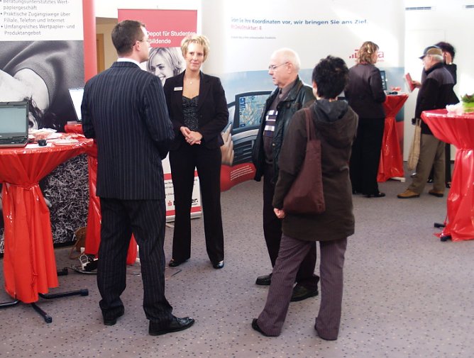 Beraten und informieren (Foto: nnz) Beraten und informieren (Foto: nnz)