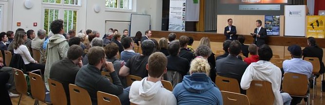 Diskussion im Audimax (Foto: T. Wendehost)