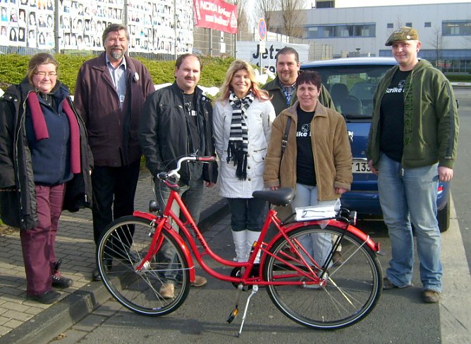 Solidarit&auml;t bekundet (Foto: Fischer)