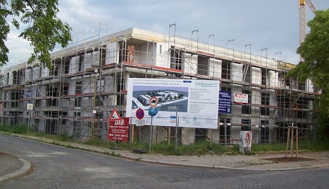 Rohbau ist fertig (Foto: HABAU Heringen)