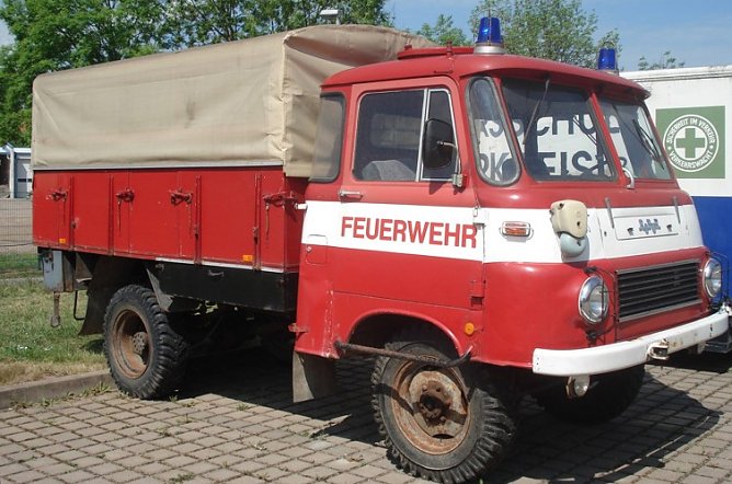 Feuerwehrauto (Foto: Stadt Sondershausen) Feuerwehrauto (Foto: Stadt Sondershausen)