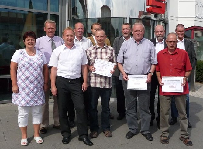 Freude bei Spendern und Vereinen (Foto: nnz) Freude bei Spendern und Vereinen (Foto: nnz)