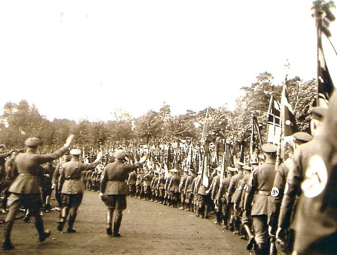 Aufmarsch 1931 (Foto: Gedenkst&auml;tte Mittelbau Dora)