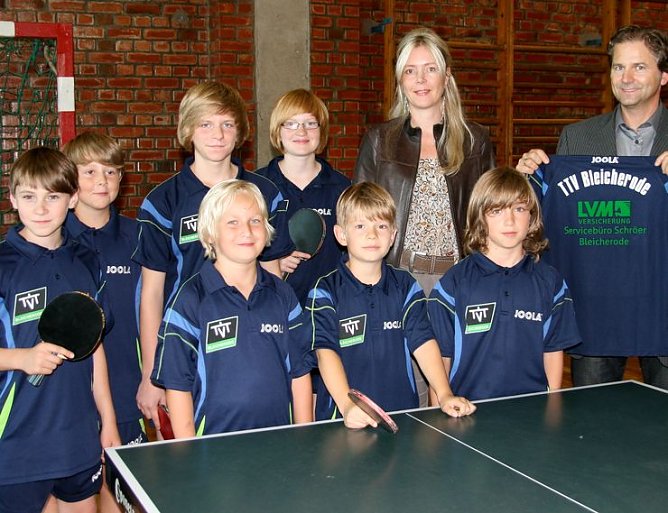 Übergeben (Foto: privat) Übergeben (Foto: privat)