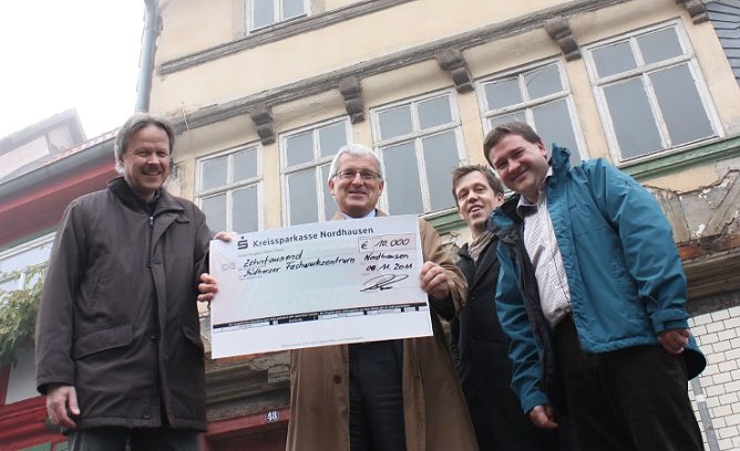 Spende f&uuml;r SFZ (Foto: M. Garke)