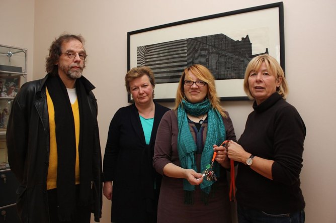 Schl&uuml;ssel&uuml;bergabe (Foto: Ilona Bergmann)