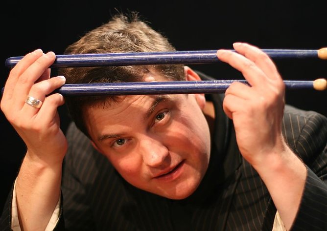 Trommeln lernen (Foto: Agentur) Trommeln lernen (Foto: Agentur)