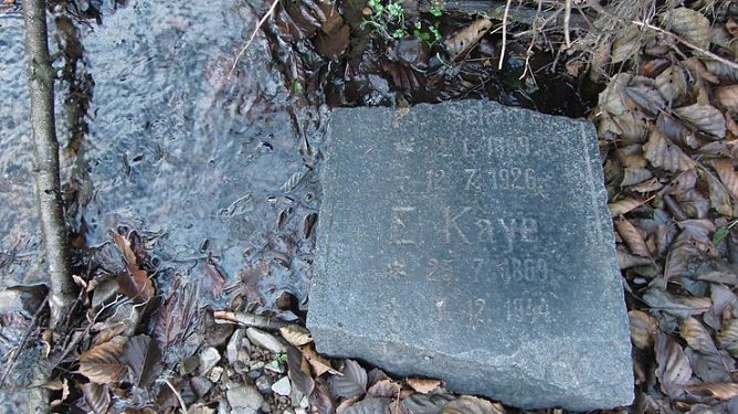 Grabstein gefunden (Foto: B. Schwarzberg)