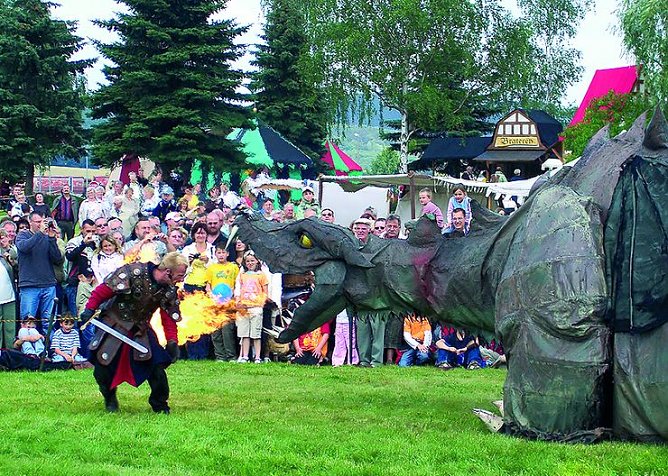 Feuer am Boden (Foto: Manthey Event) Feuer am Boden (Foto: Manthey Event)