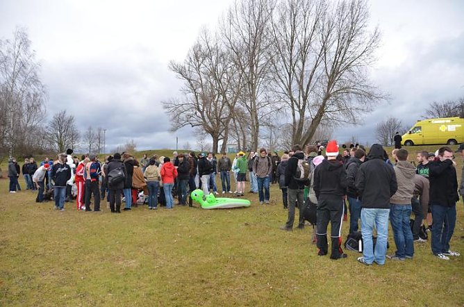 Eisbaden am Kiesteich (Foto: FHN)