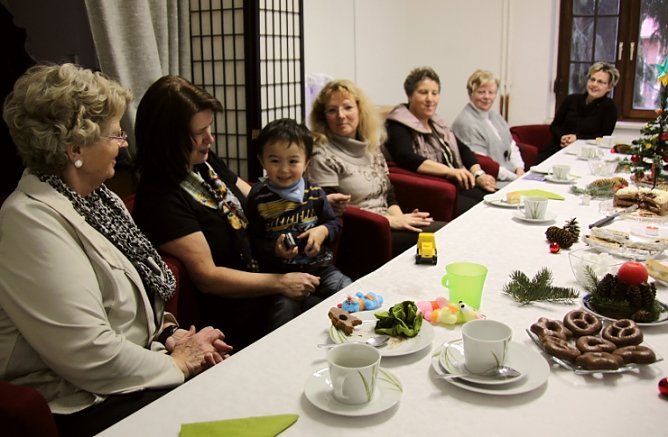 Weihnachtliche Feier (Foto: J. Piper) Weihnachtliche Feier (Foto: J. Piper)