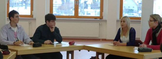 Debattiert (Foto: S. Meyer) Debattiert (Foto: S. Meyer)