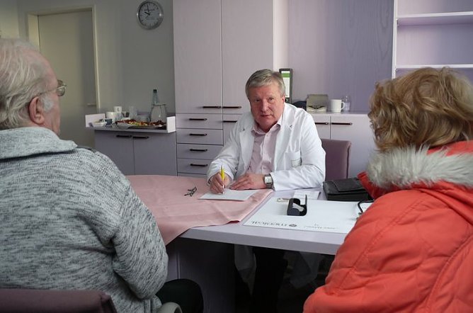 Die ersten Patienten (Foto: nnz)