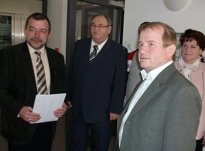 Bescheid &uuml;bergeben (Foto: privat)