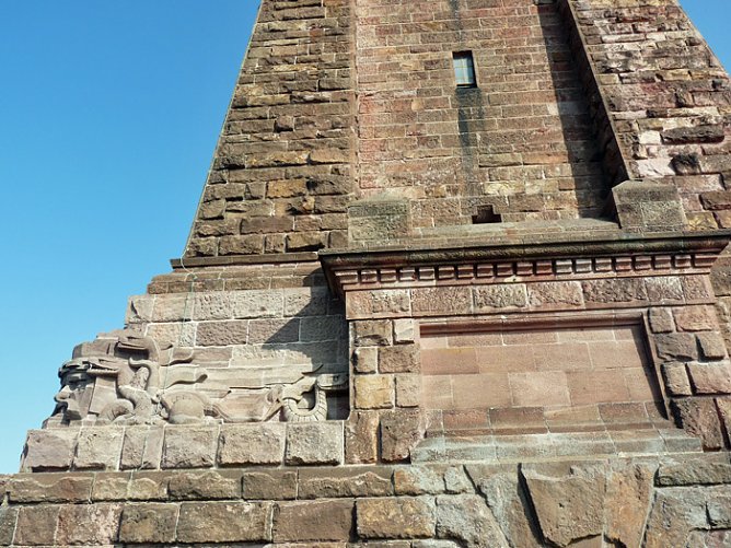 Reinigungskur f&uuml;r Kyffh&auml;userdenkmal (Foto: Karl-Heinz Herrmann)