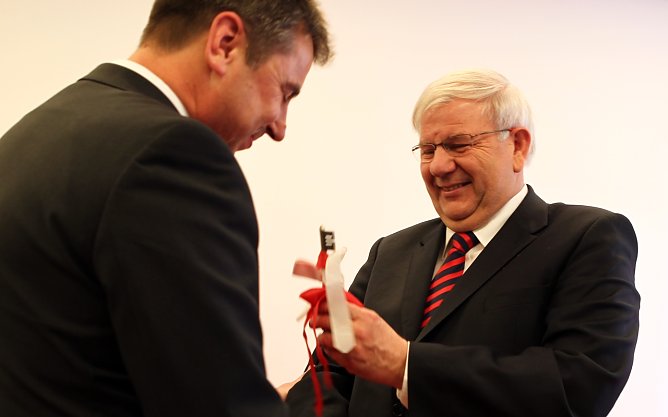 Schlüsselübergabe (Foto: nnz) Schlüsselübergabe (Foto: nnz)