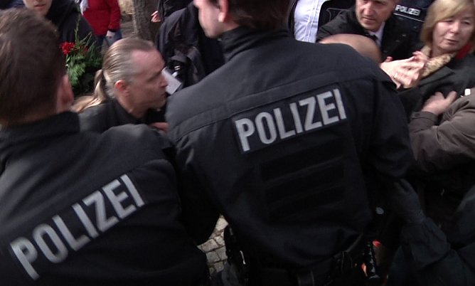 Gedenken gest&ouml;rt (Foto: nnz)