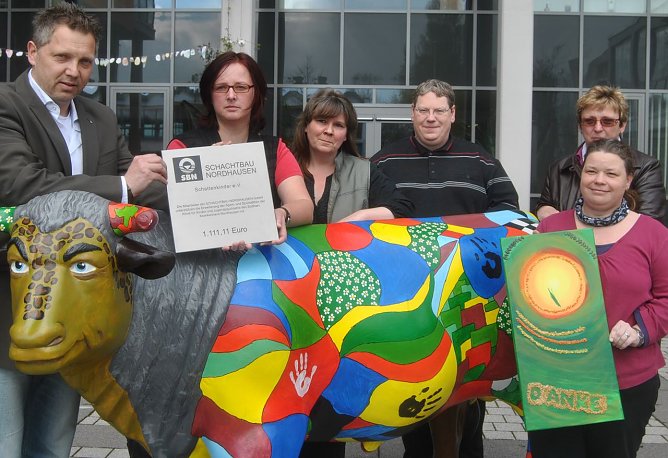 Spende &uuml;bergeben (Foto: privat)