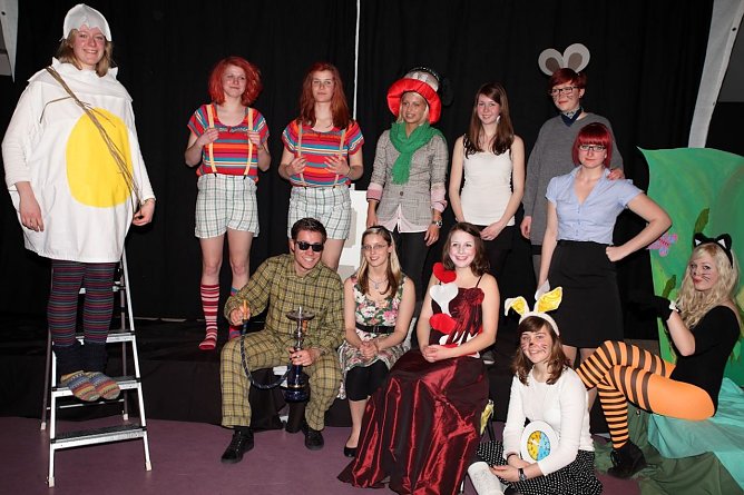 Alice im Wunderland (Foto: H. Roeder) Alice im Wunderland (Foto: H. Roeder)