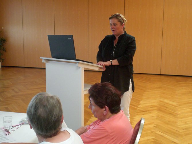 Anerkennung und Orientierung für Frauenarbeit (Foto: Klaus Henze) Anerkennung und Orientierung für Frauenarbeit (Foto: Klaus Henze)