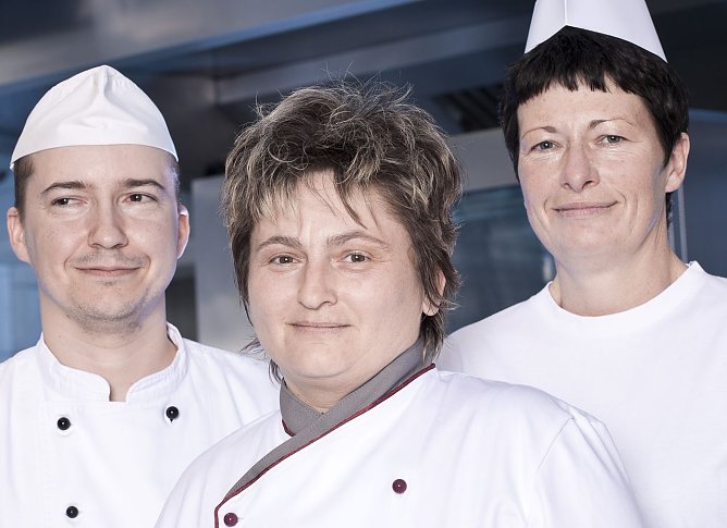 Die Küchenleitung (Foto: JUSOWE) Die Küchenleitung (Foto: JUSOWE)