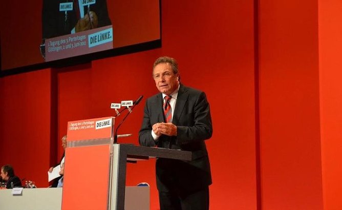 Ernst bei seiner Rede (Foto: nnz)