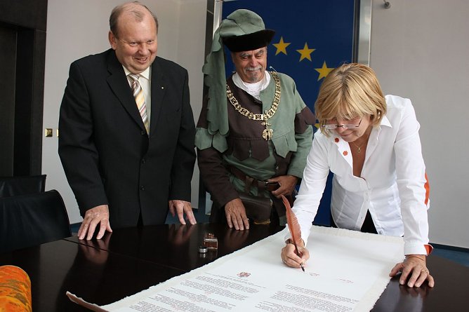 Unterschrieben (Foto: privat) Unterschrieben (Foto: privat)