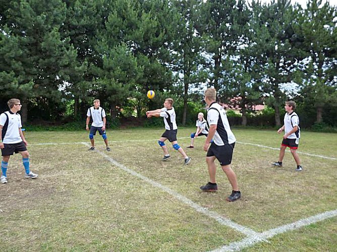 Gäste räumten ab (Foto: Karl-Heinz Herrmann) Gäste räumten ab (Foto: Karl-Heinz Herrmann)