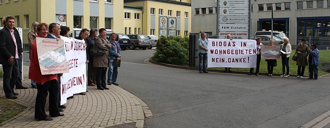 Protest vor dem Stadtrat (Foto: nnz)
