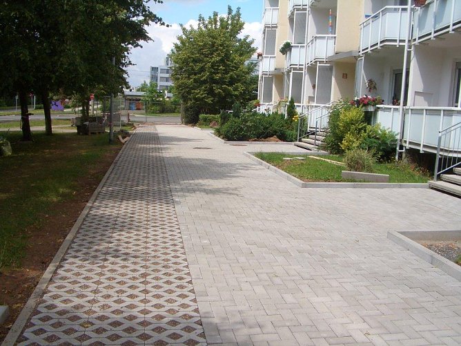 Gehweg in der Robert-Koch-Straße (Foto: WBG) Gehweg in der Robert-Koch-Straße (Foto: WBG)