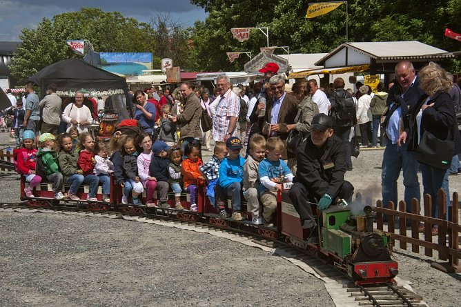 Auch die Kindereisenbahn ist mit dabei (Foto: HSB)