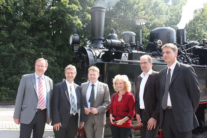 Minister und Gefolge (Foto: privat) Minister und Gefolge (Foto: privat)