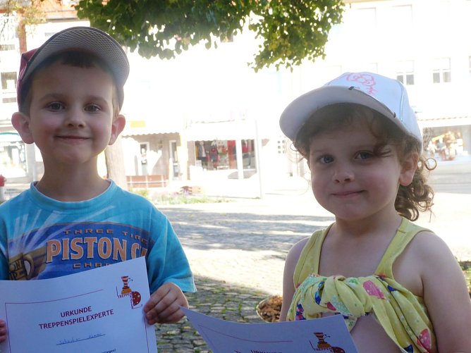 Kinder an der Frauenbergkirche (Foto: I.Gast) Kinder an der Frauenbergkirche (Foto: I.Gast)