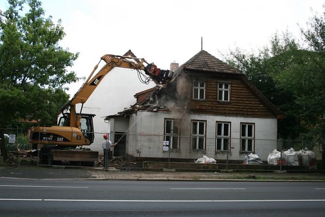 Abriss einer Kirche (Foto: D. P.) Abriss einer Kirche (Foto: D. P.)