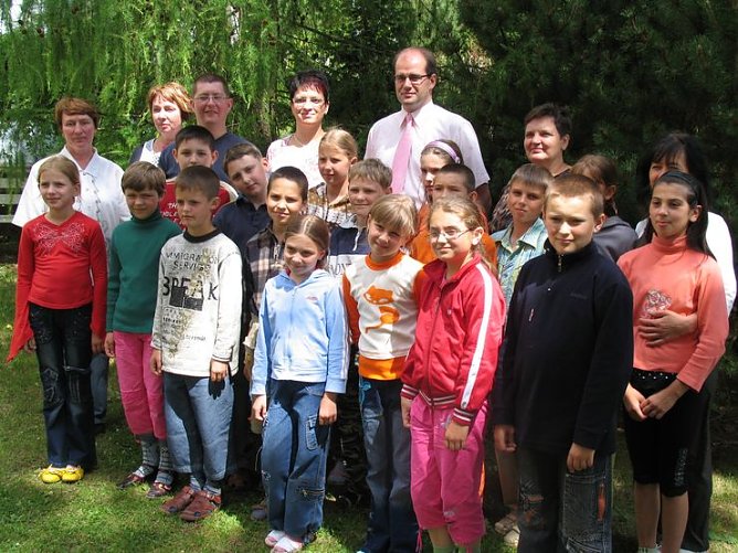 Kinder und B&uuml;rgermeister (Foto: psv)