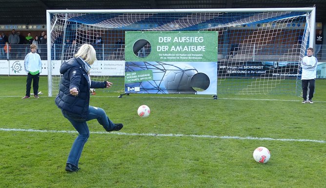 Kultur gegen Sport gegen Torwand (Foto: B. Susemihl)