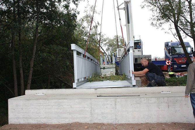 Am Freitag fertig: Die neue Brücke in Hesserode (Foto: Hintze) Am Freitag fertig: Die neue Brücke in Hesserode (Foto: Hintze)