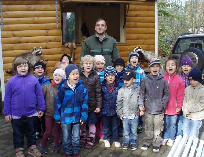 Waldmobil in Niedergebra (Foto: Forstamt Bleicherode) Waldmobil in Niedergebra (Foto: Forstamt Bleicherode)