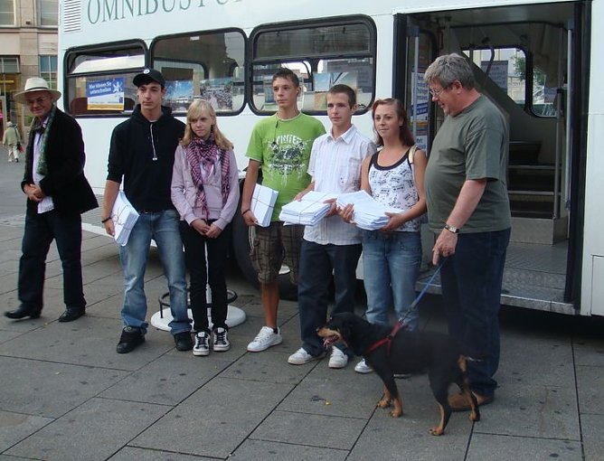 &Uuml;bergabe am Erfurter Anger (Foto: nnz)
